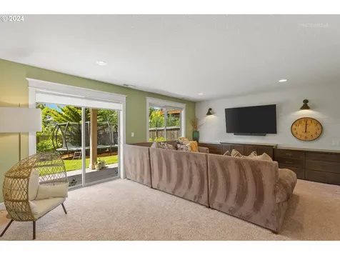 5112 E Longest Drive Newberg OR 97132