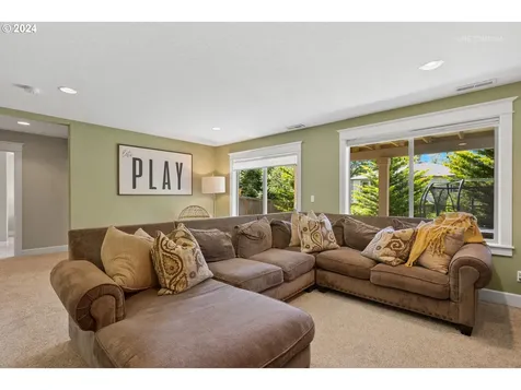 5112 E Longest Drive Newberg OR 97132