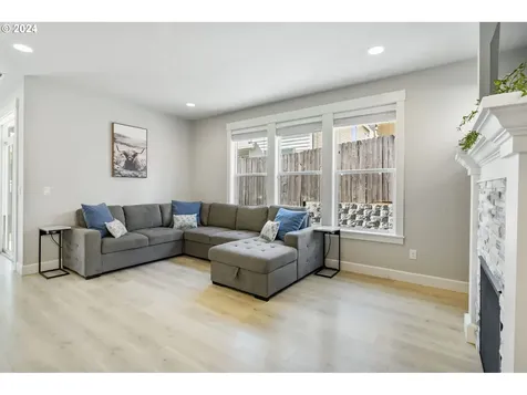 1275 S Quail Hill Place Ridgefield WA 98642