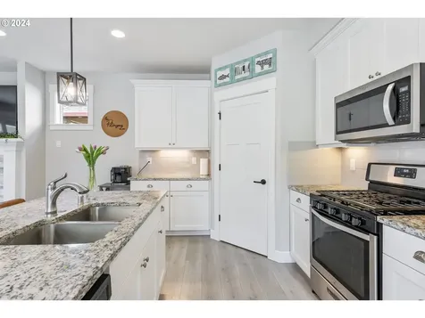 1275 S Quail Hill Place Ridgefield WA 98642
