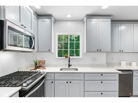 1923 Se 21st Avenue Portland OR 97214