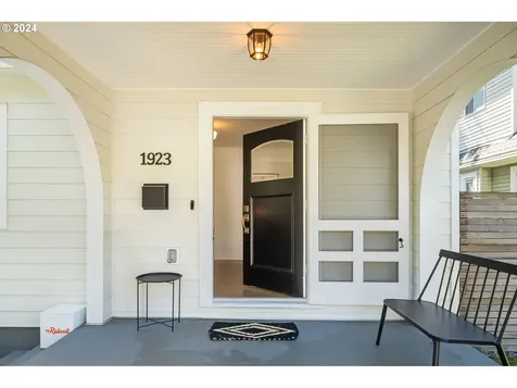 1923 Se 21st Avenue Portland OR 97214