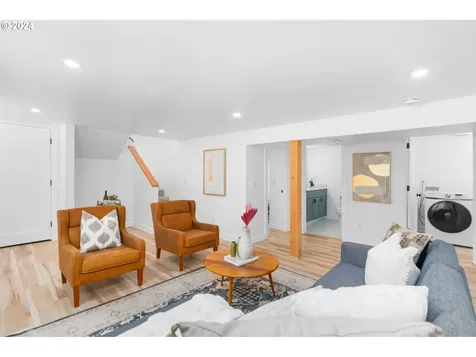 1923 Se 21st Avenue Portland OR 97214