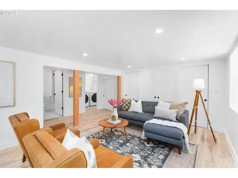 1923 Se 21st Avenue Portland OR 97214
