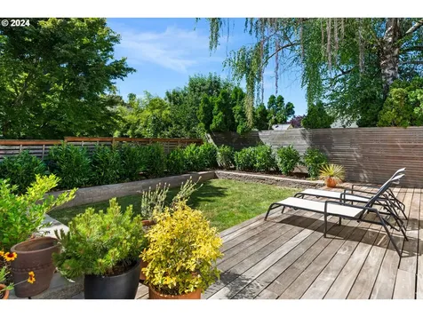1923 Se 21st Avenue Portland OR 97214