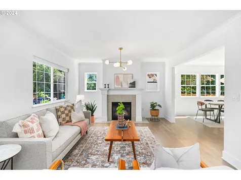 1923 Se 21st Avenue Portland OR 97214
