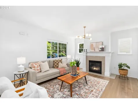 1923 Se 21st Avenue Portland OR 97214