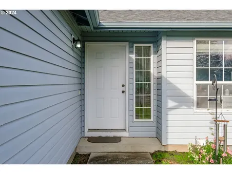 325 Violet Street Lebanon OR 97355