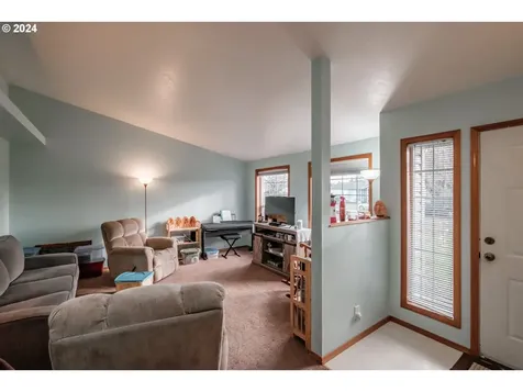 325 Violet Street Lebanon OR 97355