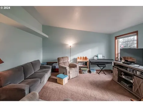 325 Violet Street Lebanon OR 97355