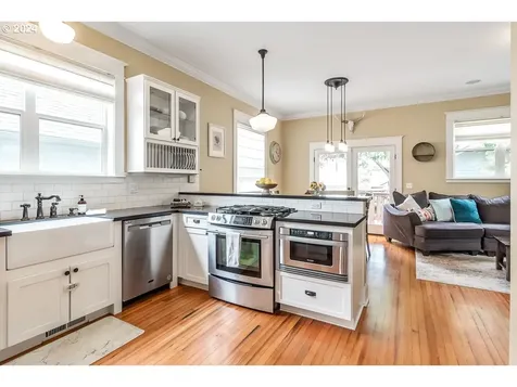603 Ne Webster Street Portland OR 97211
