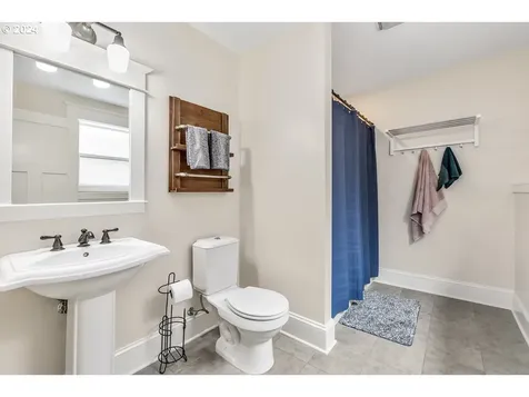 603 Ne Webster Street Portland OR 97211