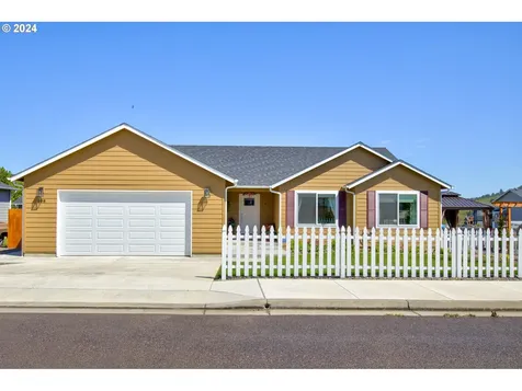 258 Ne Bramble Street Winston OR 97496