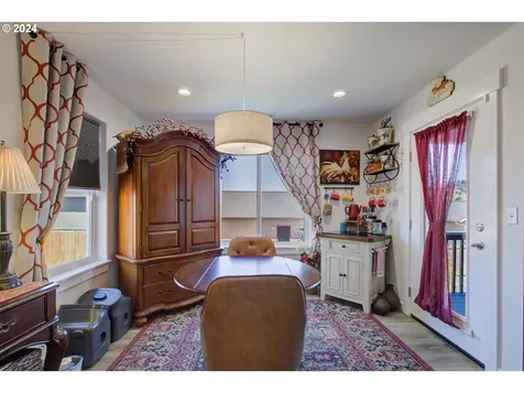 258 Ne Bramble Street Winston OR 97496
