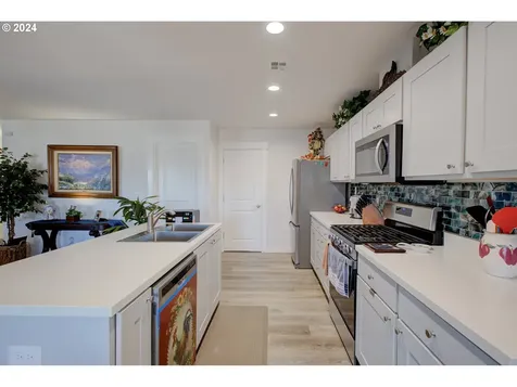 258 Ne Bramble Street Winston OR 97496