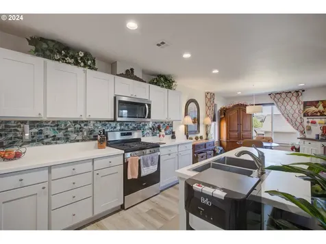 258 Ne Bramble Street Winston OR 97496