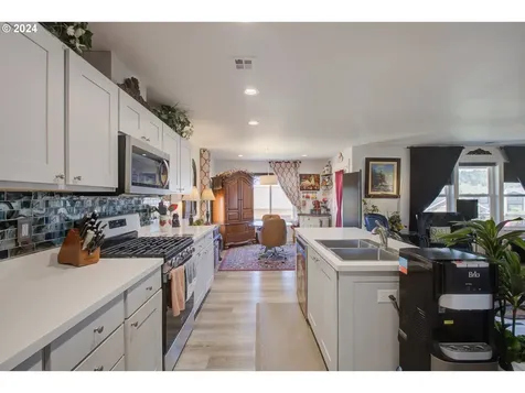 258 Ne Bramble Street Winston OR 97496