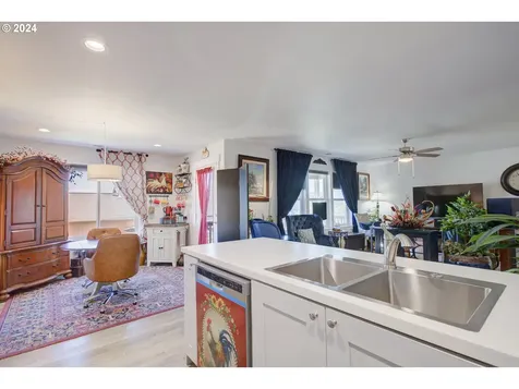 258 Ne Bramble Street Winston OR 97496