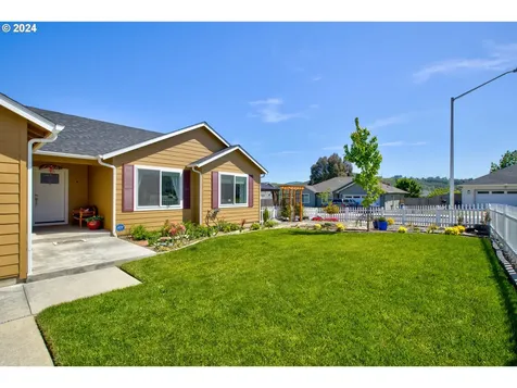 258 Ne Bramble Street Winston OR 97496