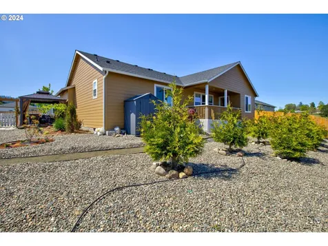 258 Ne Bramble Street Winston OR 97496