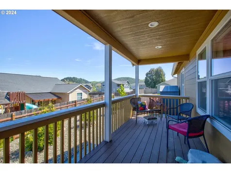 258 Ne Bramble Street Winston OR 97496