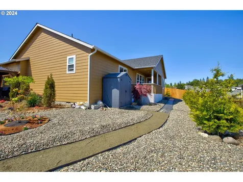 258 Ne Bramble Street Winston OR 97496