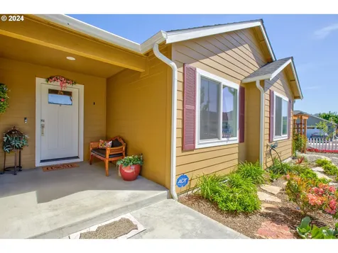 258 Ne Bramble Street Winston OR 97496