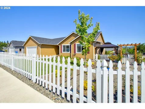 258 Ne Bramble Street Winston OR 97496