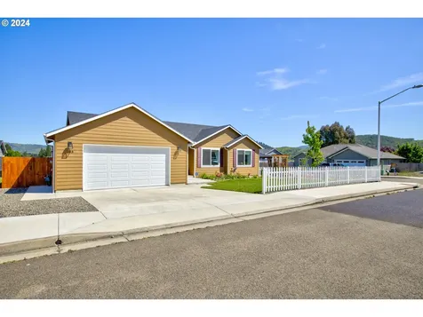 258 Ne Bramble Street Winston OR 97496