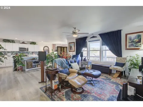 258 Ne Bramble Street Winston OR 97496
