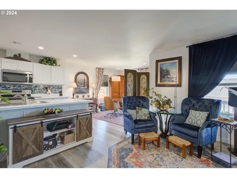 258 Ne Bramble Street Winston OR 97496