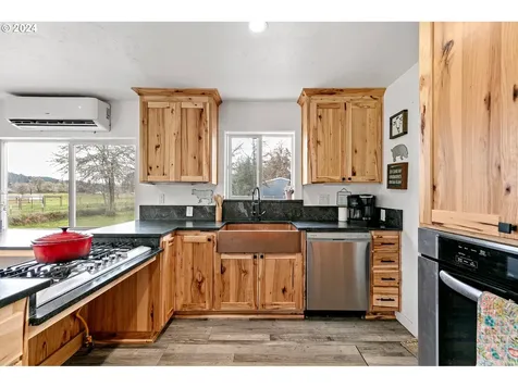 31579 Gowdyville Road Cottage Grove OR 97424
