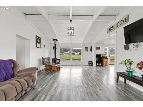 31579 Gowdyville Road Cottage Grove OR 97424