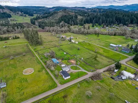 31579 Gowdyville Road Cottage Grove OR 97424
