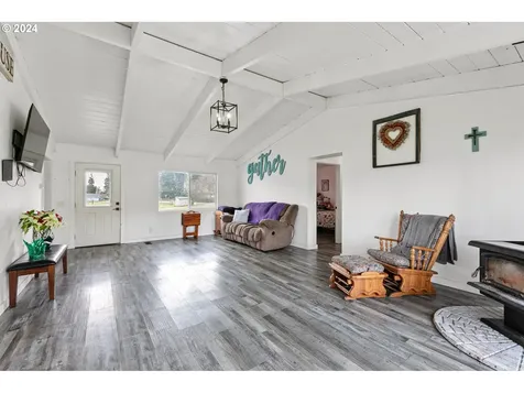 31579 Gowdyville Road Cottage Grove OR 97424