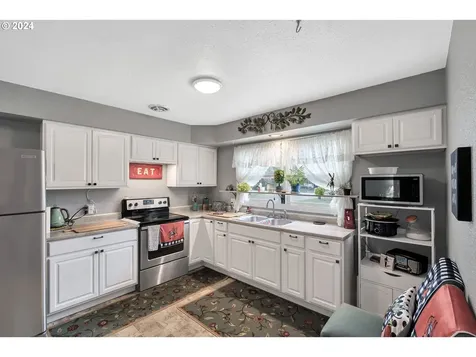 1159 19th Avenue Longview WA 98632