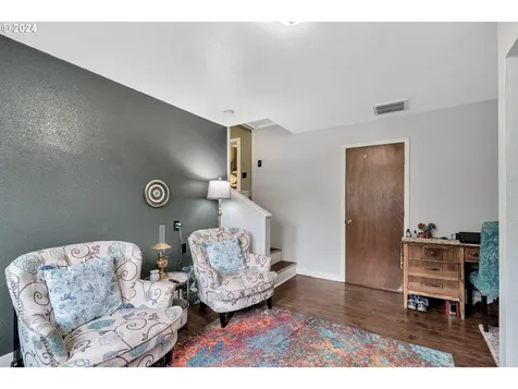 1159 19th Avenue Longview WA 98632
