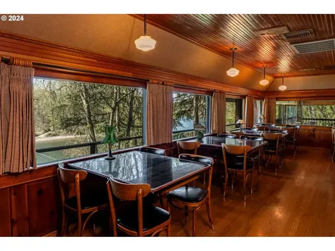 1325 E Hist Columbia River Highway Troutdale OR 97060