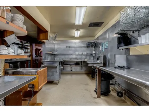 1325 E Hist Columbia River Highway Troutdale OR 97060