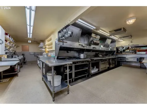 1325 E Hist Columbia River Highway Troutdale OR 97060