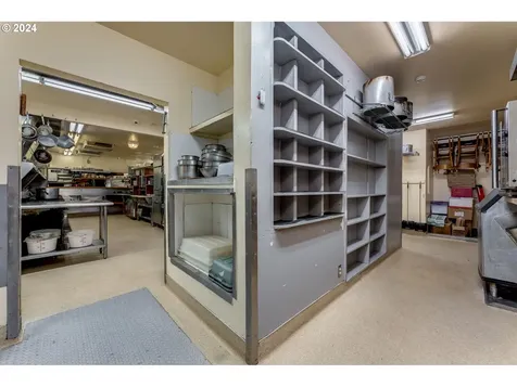 1325 E Hist Columbia River Highway Troutdale OR 97060