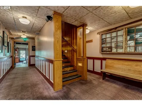 1325 E Hist Columbia River Highway Troutdale OR 97060