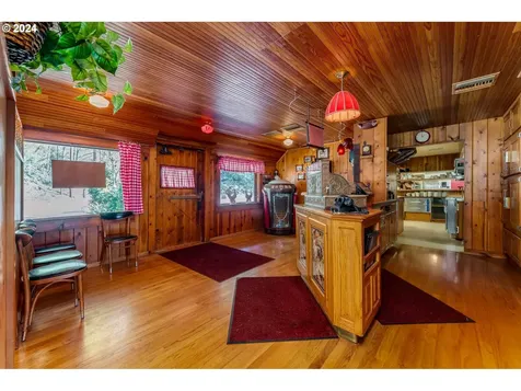 1325 E Hist Columbia River Highway Troutdale OR 97060