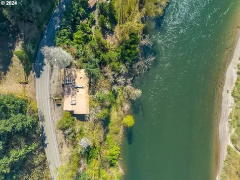 1325 E Hist Columbia River Highway Troutdale OR 97060