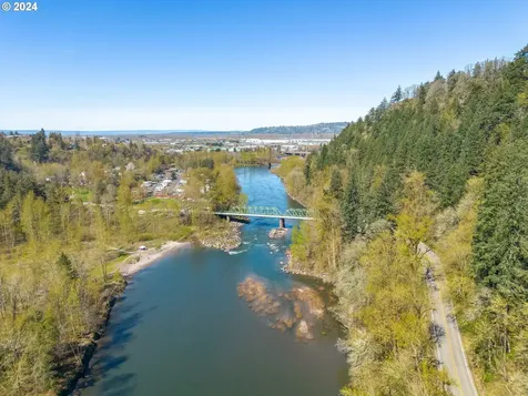 1325 E Hist Columbia River Highway Troutdale OR 97060