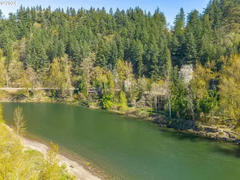 1325 E Hist Columbia River Highway Troutdale OR 97060