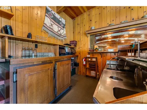 1325 E Hist Columbia River Highway Troutdale OR 97060