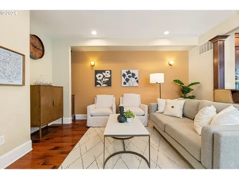3823 Se Salmon Street Portland OR 97214