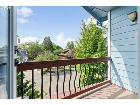 3823 Se Salmon Street Portland OR 97214