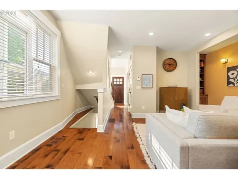 3823 Se Salmon Street Portland OR 97214